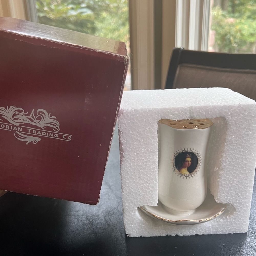 Victorian Trading Co. Hatpin Holder